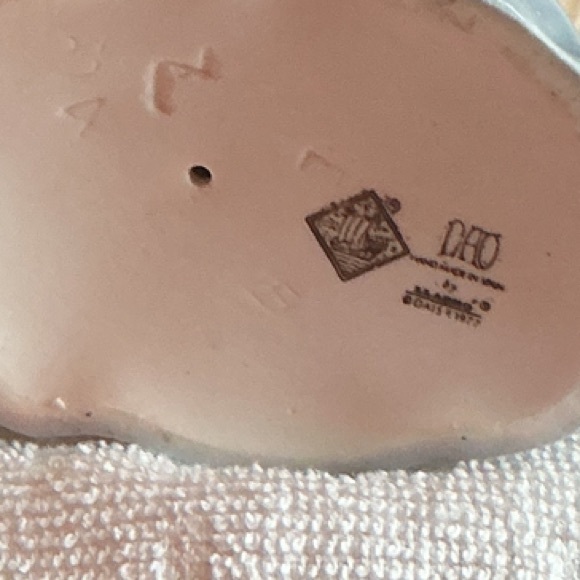 Porcelain Lladro Pink Swan Figurine Vase - Picture 3 of 4